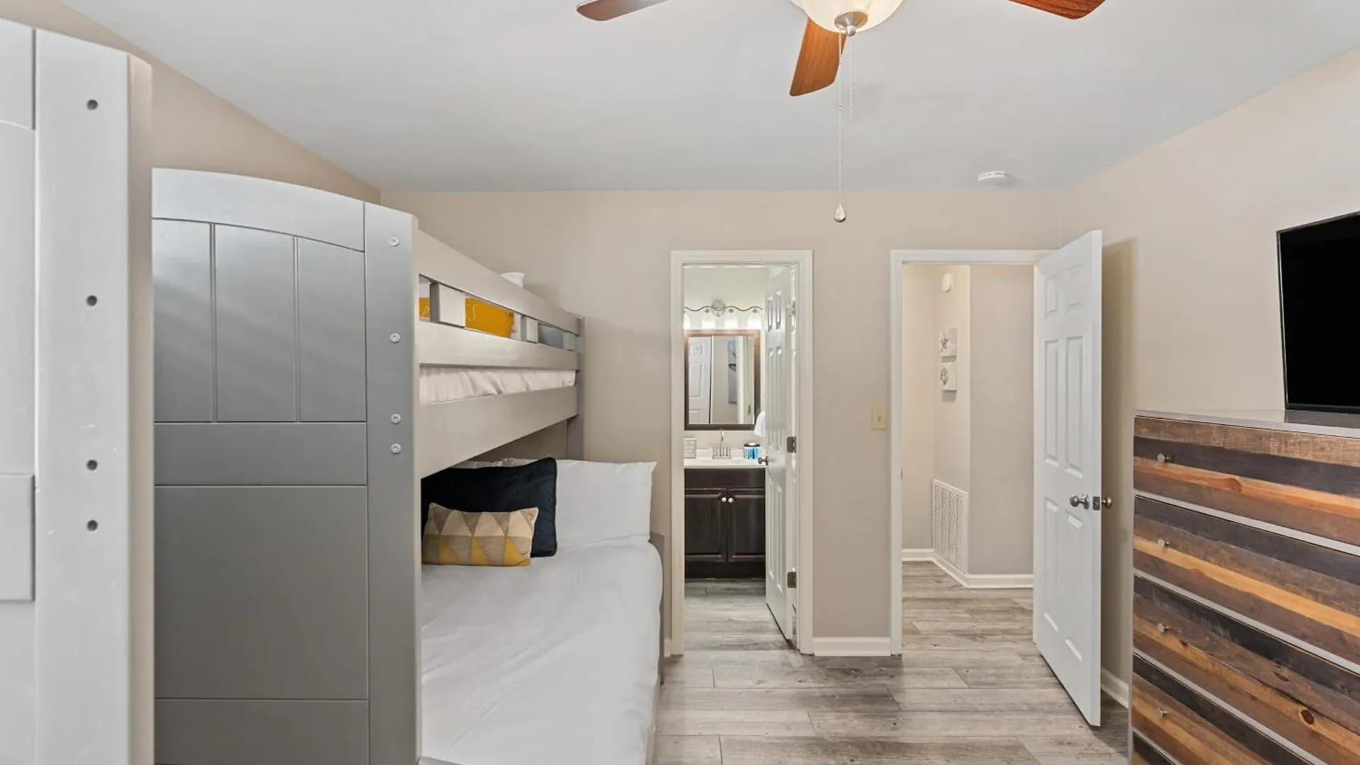 Casa vacanze Spacious 3Br W Tiki Bar Shared Pool Walk To Beach Near 30A Pier Park Panama City Beach Stati Uniti