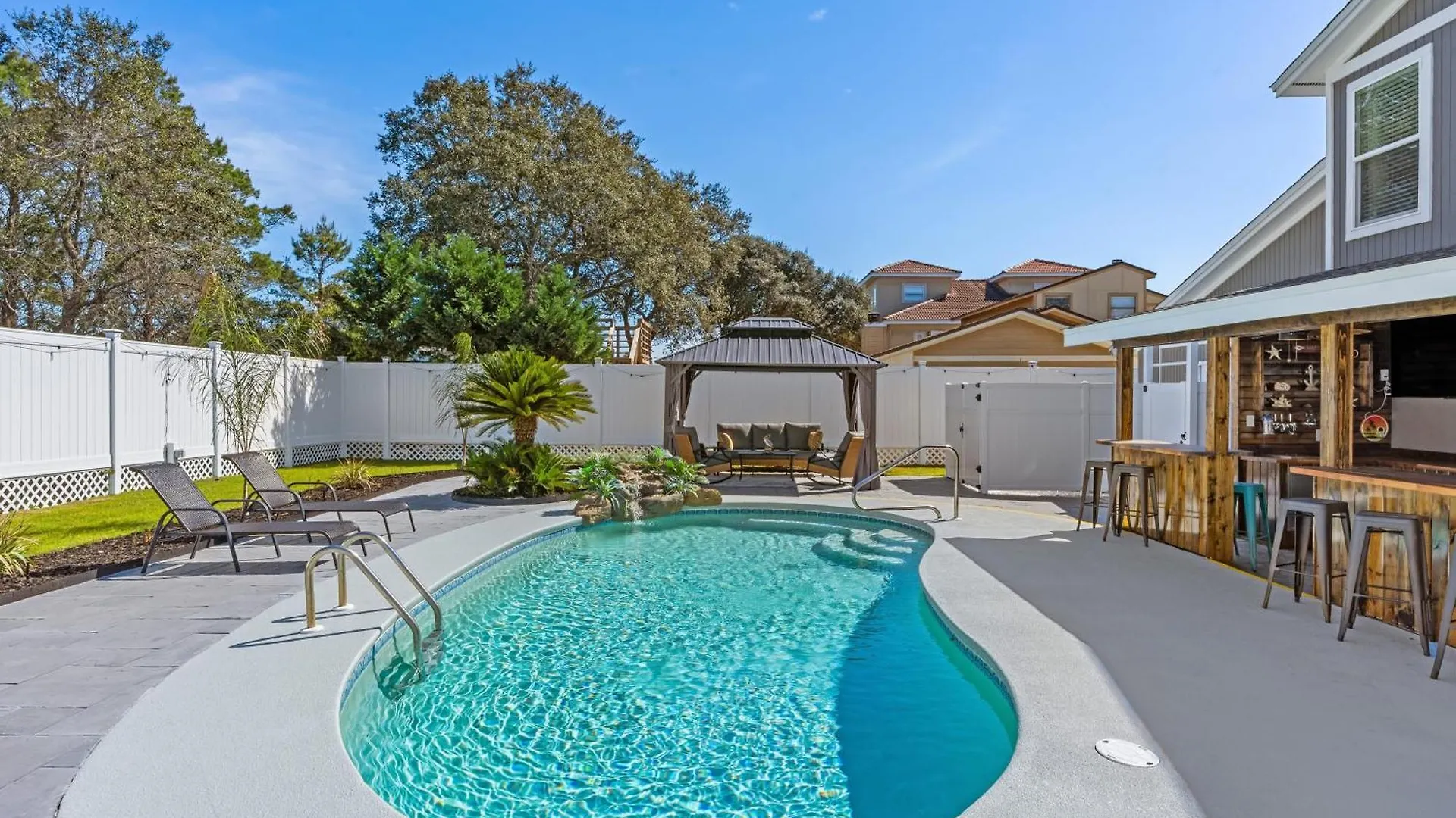 Spacious 3Br W Tiki Bar Shared Pool Walk To Beach Near 30A Pier Park Panama City Beach
